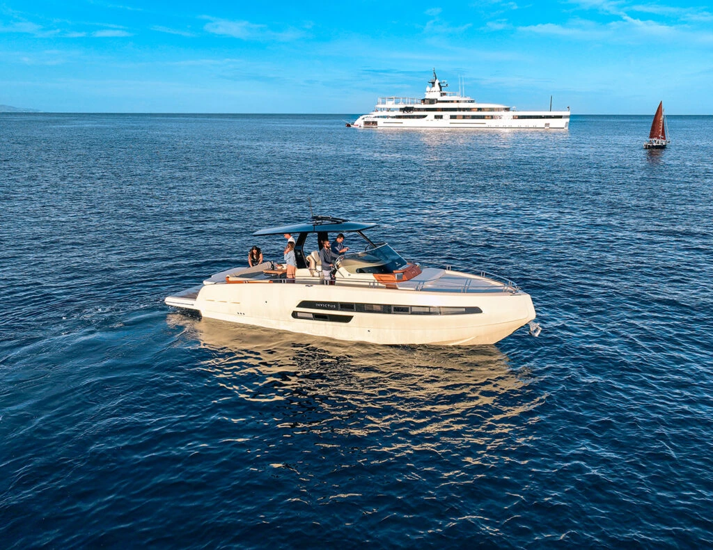 GT370 - Image 1