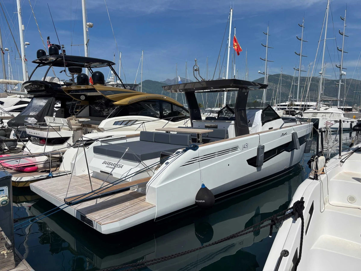 SEAWALKER 43 - Image 1