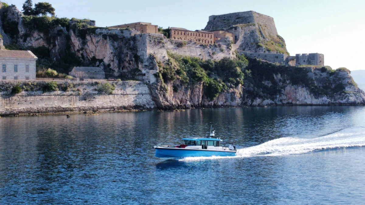 Axopar 37 SC BRABUS LINE "TRAVERSO"