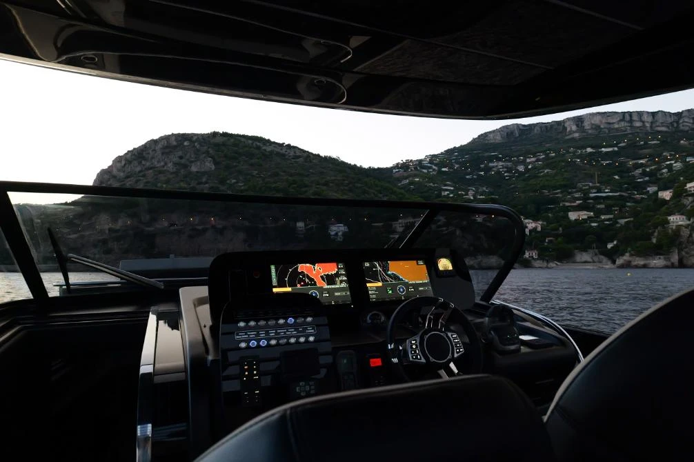 A46 LUXURY TENDER - Image 1