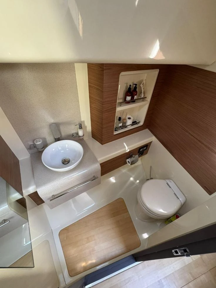 36 LAUNCH - Image 15