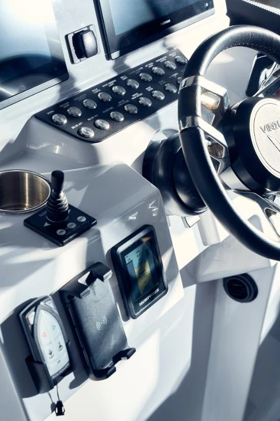 V10 CABIN - Image 18