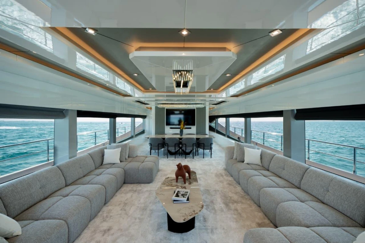 100 - LUXURY SUPER YACHT - Image 4