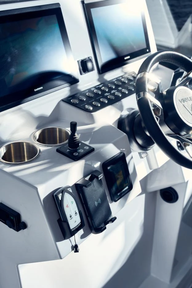 V10 CABIN - Image 20