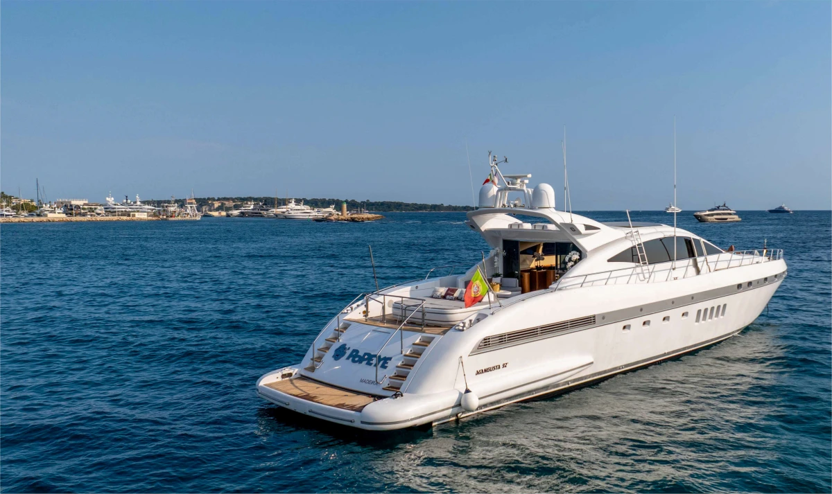 Mangusta yachts 92