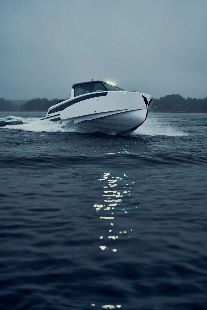 V10 CABIN - Image 11