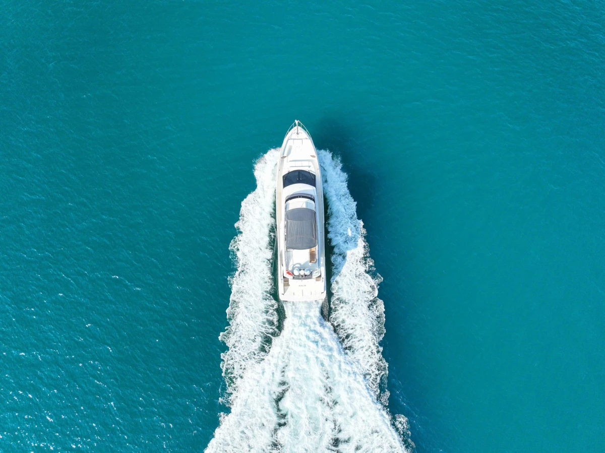 Ferretti Yachts 670