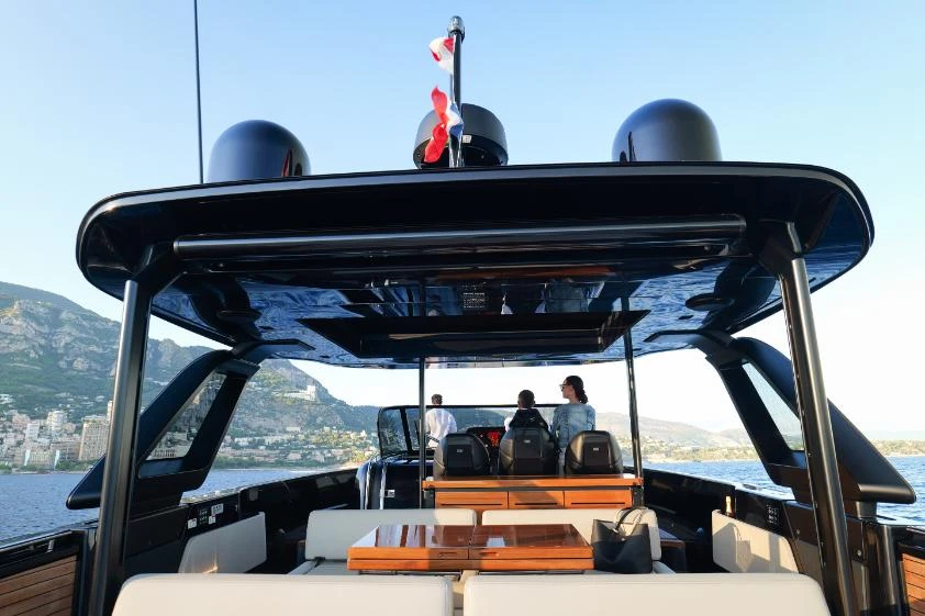 A46 LUXURY TENDER - Image 4