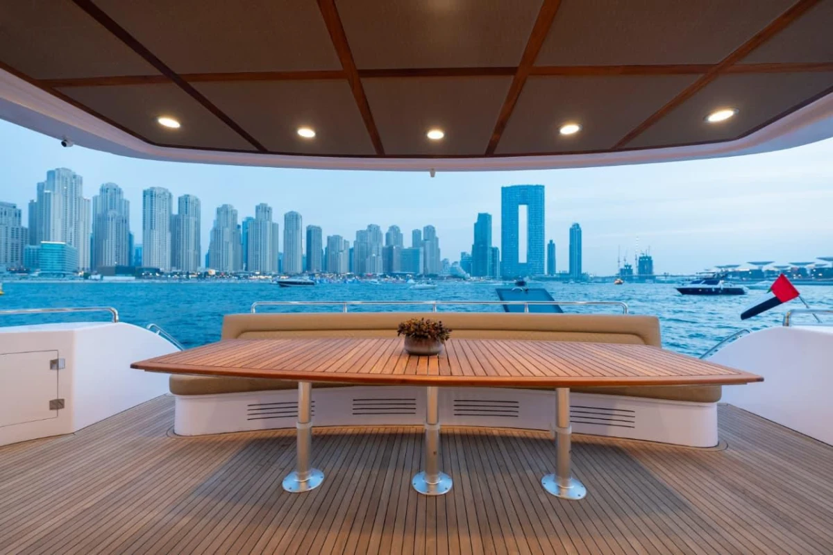 100 - LUXURY SUPER YACHT - Image 5